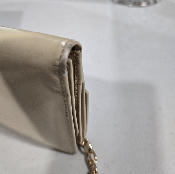 Gucci Wallet Cream Enameled/ Patent Leather - Picture 8 of 10